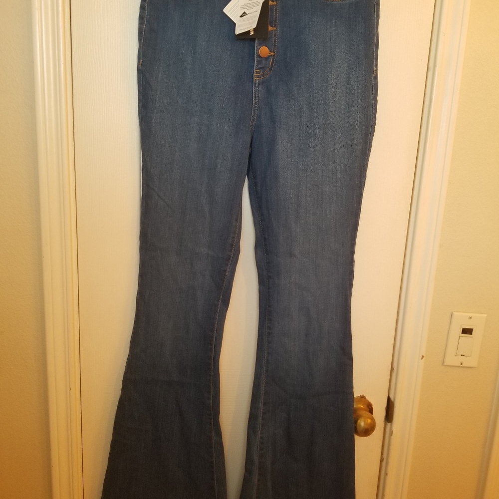 Fashion nova bell bottoms stretchy